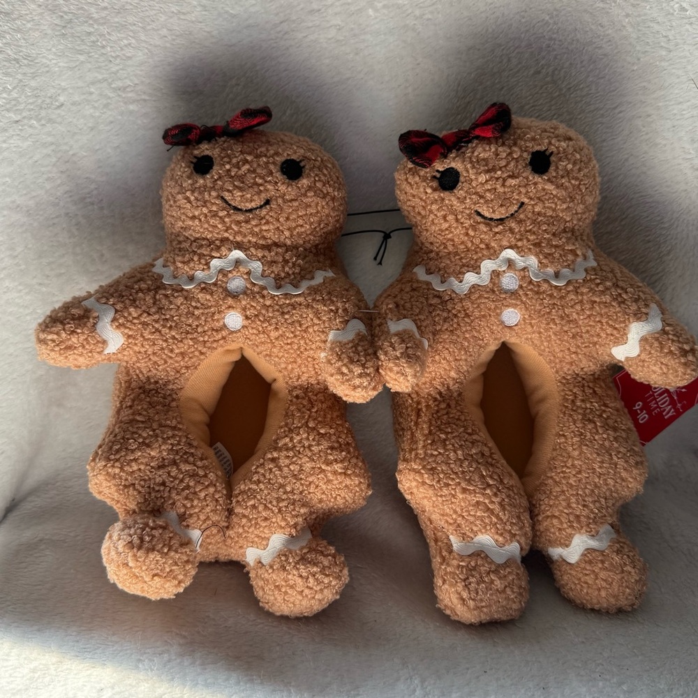 Gingerbread Plush Slippers with Red Bows Girls 9-10 New Slip On Brown‎ Faux Fur
